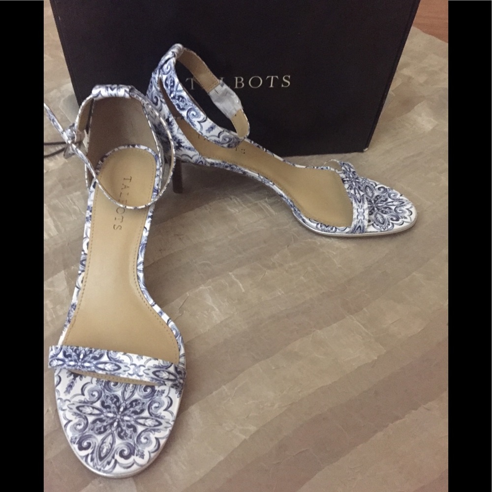 Talbots blue and white Trulli heels sz 9 1/2 NIB